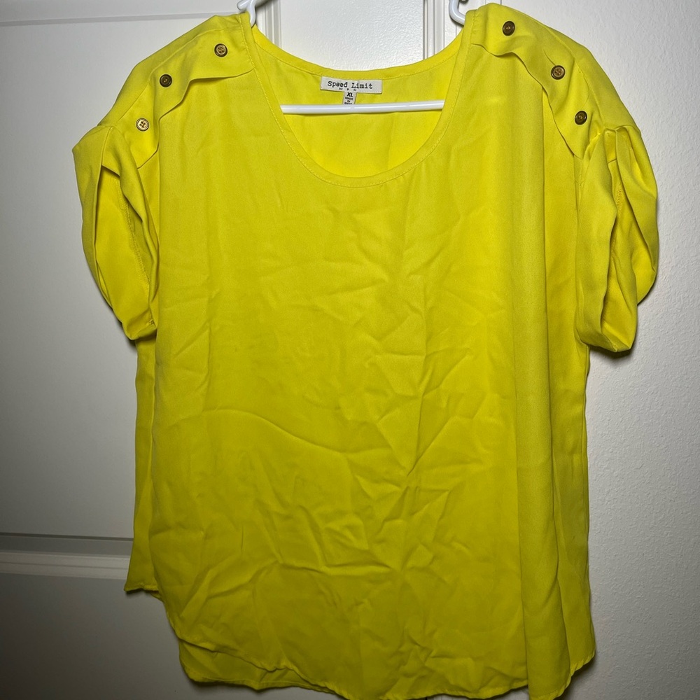 Short sleeve, yellow blouse with buttons on shoulders | size: XL ( Like New)